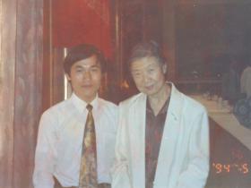 湯傳忠與于若木女士（陳云同志夫人，著名營養(yǎng)專家）合影